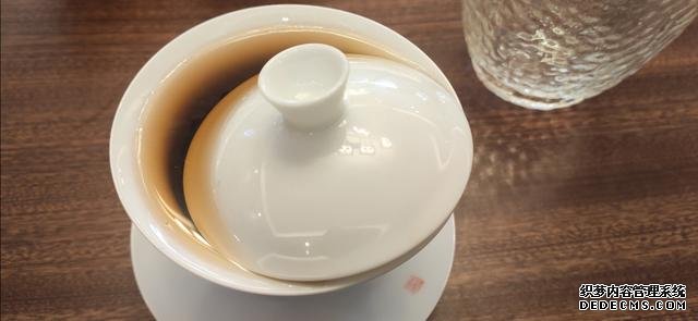 過了任性的年紀，喝茶就是身體的選擇了