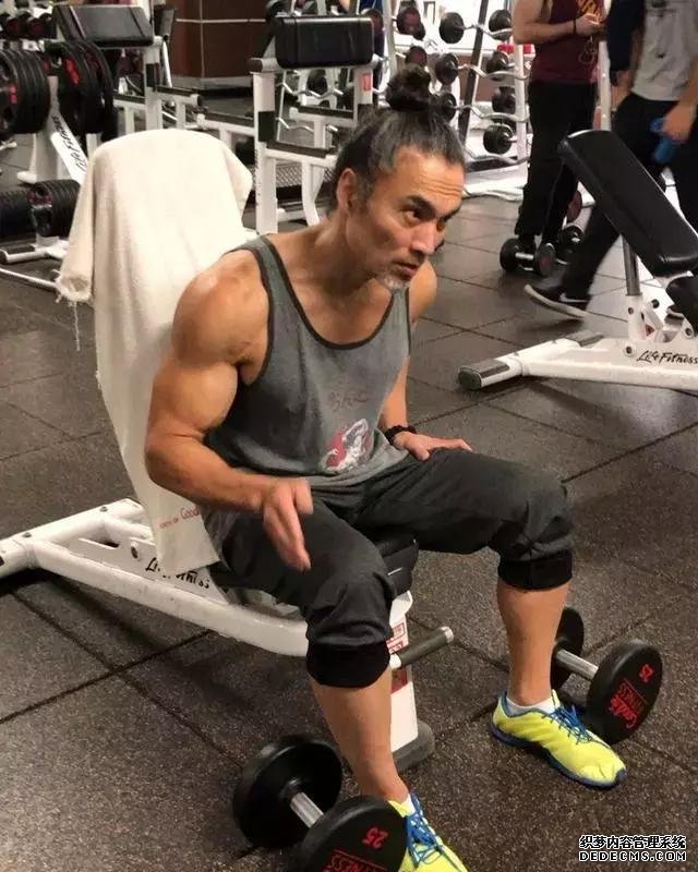 那些堅持健身直到50歲的人，心態(tài)和肌肉會發(fā)生什么變化？