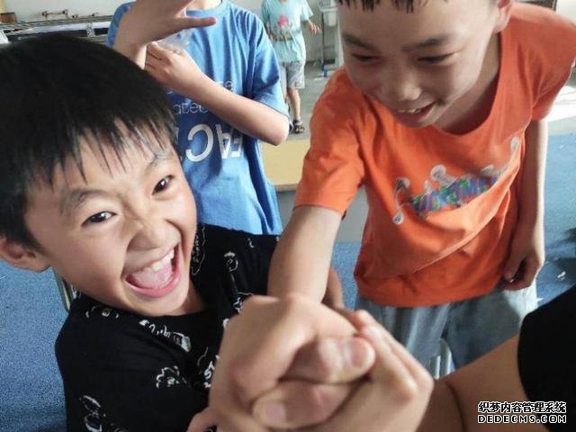掛上你迷人的微笑，造詣健康心理