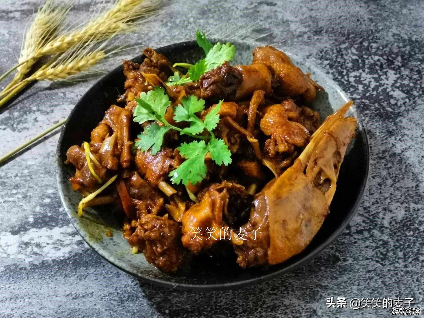 秋季，雙節(jié)期間，注意少吃3類食物，對家人身體好