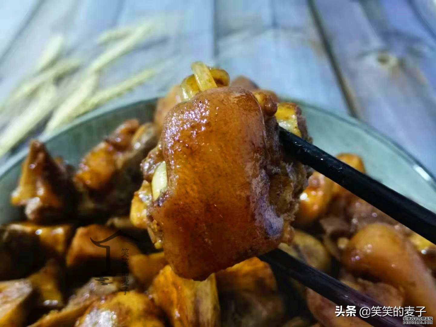 秋季，雙節(jié)期間，注意少吃3類食物，對家人身體好