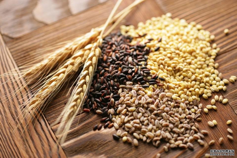 五十歲女性，應(yīng)該如何調(diào)整飲食結(jié)構(gòu)來應(yīng)對(duì)身體上的變化，請(qǐng)看此文