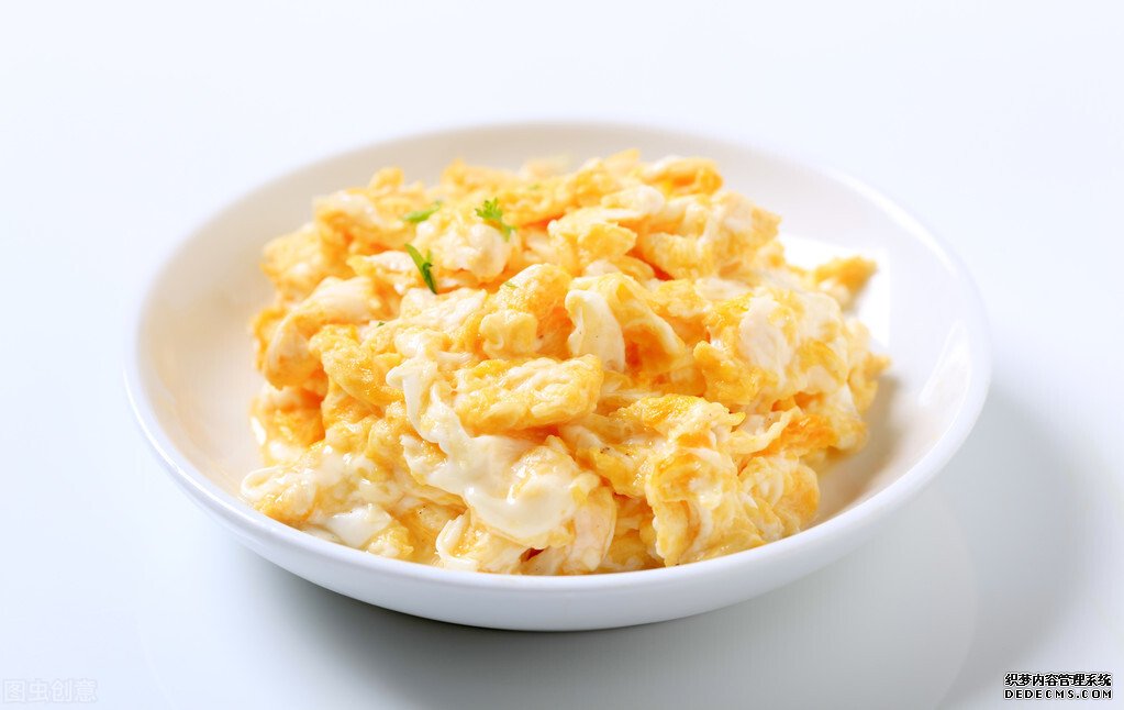 雞蛋營養(yǎng)豐富，兩種吃法每天吃幾個，有講究