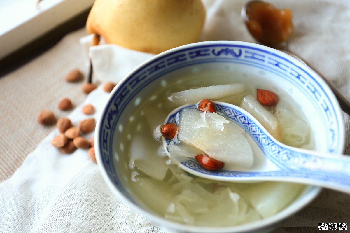 冬季來(lái)臨護(hù)好肺部很重要，中醫(yī)教你健肺養(yǎng)肺保健功法，冬季少生病